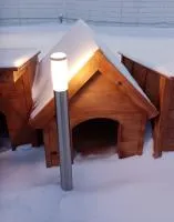 будка для собак деревянная, с двускатной крышей, крашеная, банный перец